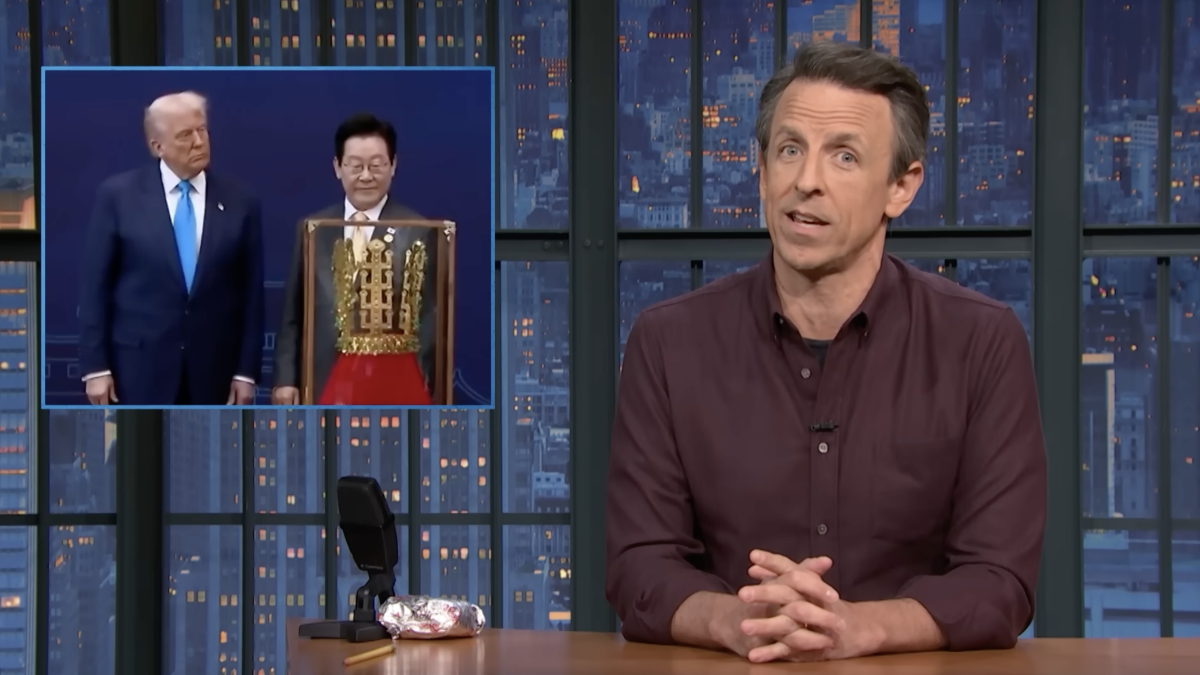 Seth Meyers takes 'A Closer Look' at South Korea's golden crown for Trump